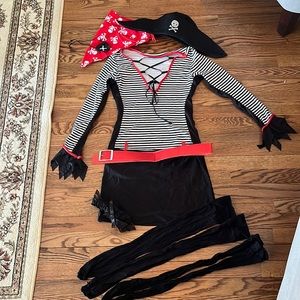 Women’s pirate costume